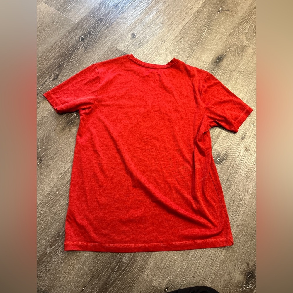 Blackhawks hockey NHL dry fit shirt - Picture 4 of 5